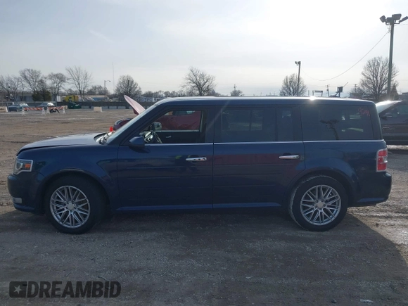 2017 Ford Flex Limited with VIN 2FMHK6D88HBA05128, listed as a IAAI auction lot 41209291 with 309,889 mi miles. Bid and sale history available at carsss.com. Image 15.