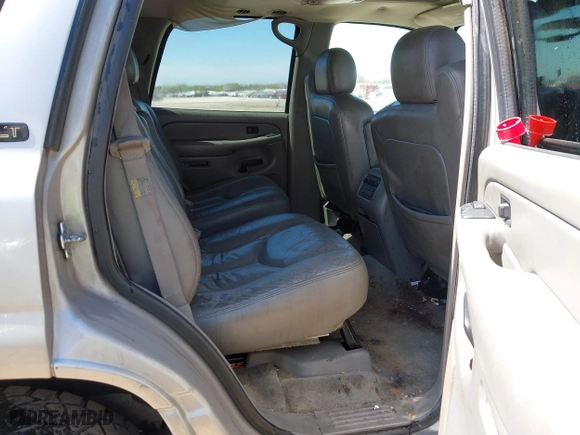 2004 Chevrolet Tahoe LT with VIN 1GNEC13Z94R203331, listed as a IAAI auction lot 41799844 with 266,669 mi miles. Bid and sale history available at carsss.com. Image 8.