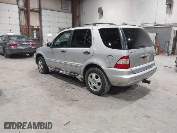 2002 Mercedes-Benz M 320/430/500 with VIN 4JGAB54E42A343467, listed as a IAAI auction lot 41891163 with 173,924 mi miles and . Bid and sale history available at DreamBid. Image 3.