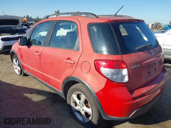 2008 Suzuki SX4 Regional Edition z VIN JS2YA413585103516, wystawiony jako IAAI lot #41858485 z przebiegiem 164 337 mil mil oraz . Historia ofert i sprzedaży dostępna na DreamBid. Obrazek 3.