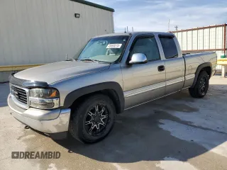 2002 GMC Sierra 1500 SLT with VIN 1GTEC19T42Z241901, listed as a Copart auction lot 45695015 with 166,602 mi miles and Salvage Title. Bid and sale history available at carsss.com. Image 1.