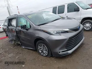 2024 Toyota Sienna XLE with VIN 5TDJSKFC8RS134633, listed as a IAAI auction lot 41498598 with 9,689 mi miles and . Bid and sale history available at DreamBid. Image 1.