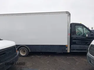 2017 Ford Transit z VIN 1FDBF9ZM4HKB18839, wystawiony jako IAAI lot #41619595 z przebiegiem 167 754 mil mil oraz . Historia ofert i sprzedaży dostępna na DreamBid. Obrazek 13.
