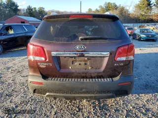 2013 Kia Sorento EX with VIN 5XYKUDA20DG335652, listed as a Copart auction lot 82519494 with 107,705 mi miles and Clean Title. Bid and sale history available at carsss.com. Image 6.