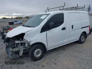 2017 Nissan NV200 S z VIN 3N6CM0KN3HK697546, wystawiony jako IAAI lot #41560058 z przebiegiem 406 357 mil mil oraz . Historia ofert i sprzedaży dostępna na DreamBid. Obrazek 2.