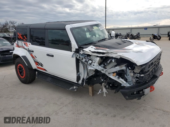 2024 Ford Bronco Raptor z VIN 1FMEE0RR0RLA38568, wystawiony jako Copart lot #41810505 z przebiegiem 168 mil mil oraz Szkoda całkowita • Salvage title. Historia ofert i sprzedaży dostępna na DreamBid. Obrazek 4.