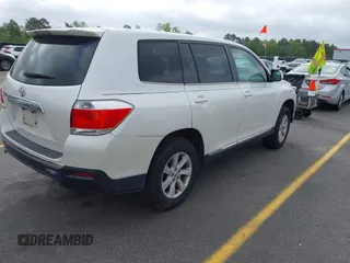 2013 Toyota Highlander with VIN 5TDZA3EH8DS040365, listed as a IAAI auction lot 41939503 with 123,581 mi miles and . Bid and sale history available at DreamBid. Image 4.