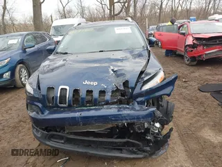 2018 Jeep Cherokee Latitude Plus z VIN 1C4PJMLB0JD534495, wystawiony jako IAAI lot #41647123 z przebiegiem 155 128 mil mil oraz . Historia ofert i sprzedaży dostępna na DreamBid. Obrazek 12.