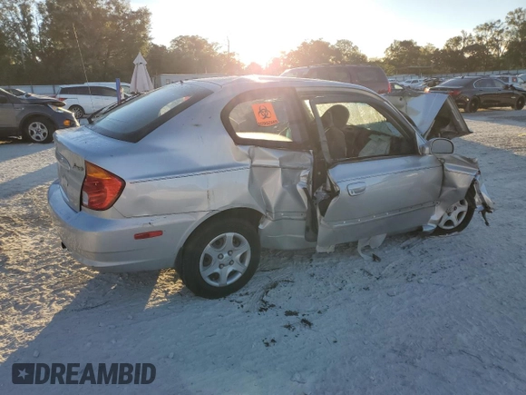 2005 Hyundai Accent GLS with VIN KMHCG35CX5U357839, listed as a Copart auction lot 81465454 with Not Provided miles and Salvage Title. Bid and sale history available at carsss.com. Image 3.