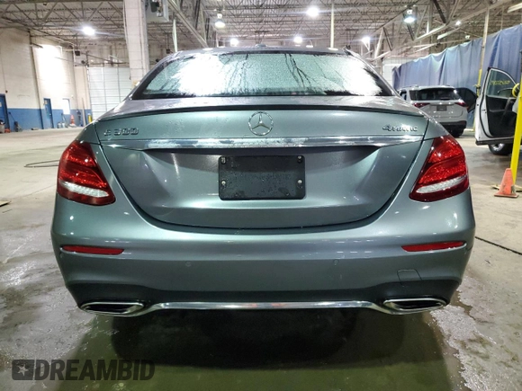 2018 Mercedes-Benz E 300 z VIN WDDZF4KB8JA313472, wystawiony jako Copart lot #53959155 z przebiegiem Nie podano mil oraz Czysty tytuł • Clean title. Historia ofert i sprzedaży dostępna na DreamBid. Obrazek 6.