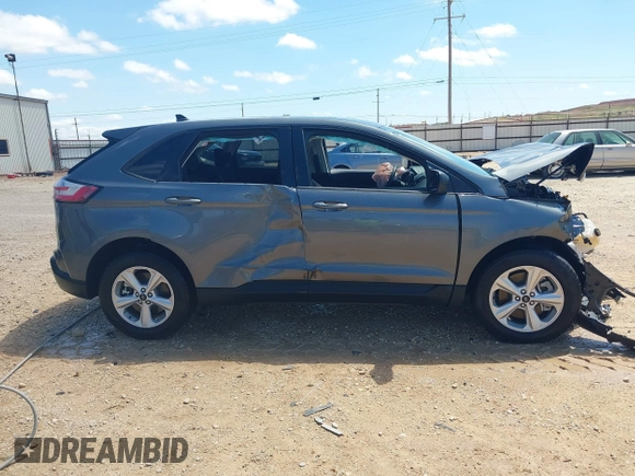 2024 Ford Edge SE z VIN 2FMPK4G99RBB18608, wystawiony jako IAAI lot #42430244 z przebiegiem Nie podano mil oraz . Historia ofert i sprzedaży dostępna na DreamBid. Obrazek 13.