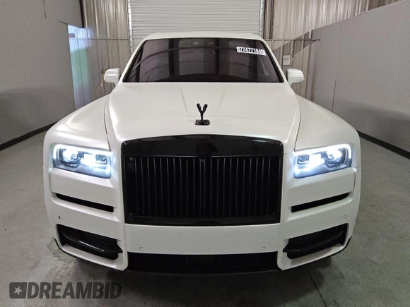 2020 Rolls-Royce Cullinan z VIN SLATV4C09LU114598, wystawiony jako Copart lot #77477184 z przebiegiem 28 391 mil mil oraz Tytuł czysty. Historia ofert i sprzedaży dostępna na DreamBid. Obrazek 5.