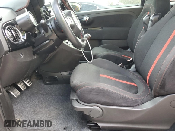 2017 FIAT 500 Abarth z VIN 3C3CFFFH6HT526325, wystawiony jako Copart lot #79726074 z przebiegiem 77 682 mil mil oraz Szkoda całkowita • Salvage title. Historia ofert i sprzedaży dostępna na DreamBid. Obrazek 7.