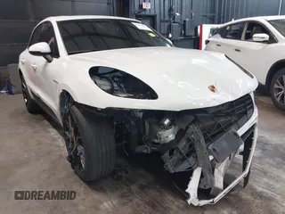 2018 Porsche Macan with VIN WP1AA2A53JLB21210, listed as a IAAI auction lot 42091472 with 78,527 mi miles and . Bid and sale history available at DreamBid. Image 6.