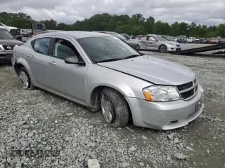 2010 Dodge Avenger SXT z VIN 1B3CC4FD3AN188394, wystawiony jako Copart lot #55132124 z przebiegiem 157 219 mil mil oraz Czysty tytuł • Clean title. Historia ofert i sprzedaży dostępna na DreamBid. Obrazek 4.