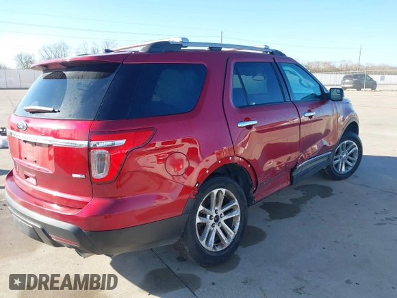 2015 Ford Explorer XLT with VIN 1FM5K8D82FGC03143, listed as a IAAI auction lot 41158637 with 117,282 mi miles and . Bid and sale history available at carsss.com. Image 4.