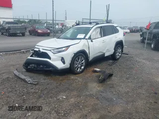 2024 Toyota RAV4 XLE Premium z VIN 2T3C1RFV3RW311870, wystawiony jako IAAI lot #42066945 z przebiegiem 16 237 mil mil oraz . Historia ofert i sprzedaży dostępna na DreamBid. Obrazek 18.