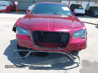 2019 Chrysler 300 with VIN 2C3CCABGXKH686121, listed as a IAAI auction lot 41995862 with 50,577 mi miles. Bid and sale history available at carsss.com. Image 13.