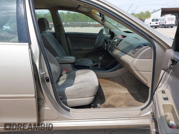 2004 Toyota Camry LE with VIN 4T1BE32K14U846576, listed as a IAAI auction lot 42086537 with 202,027 mi miles. Bid and sale history available at carsss.com. Image 5.