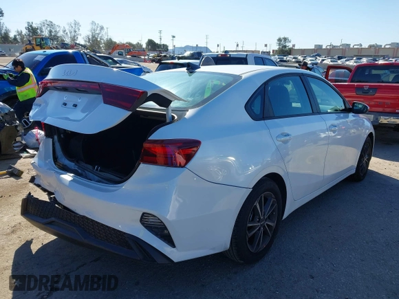 2024 Kia Forte LXS with VIN 3KPF24AD6RE837112, listed as a IAAI auction lot 41725431 with 7,784 mi miles. Bid and sale history available at carsss.com. Image 4.