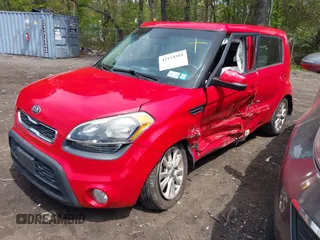 2013 Kia Soul + z VIN KNDJT2A63D7610143, wystawiony jako IAAI lot #42124581 z przebiegiem 104 155 mil mil oraz . Historia ofert i sprzedaży dostępna na DreamBid. Obrazek 6.