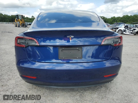 2023 Tesla Model 3 z VIN 5YJ3E1EA6PF692248, wystawiony jako Copart lot #58831805 z przebiegiem 18 607 mil mil oraz Szkoda całkowita • Salvage title. Historia ofert i sprzedaży dostępna na DreamBid. Obrazek 6.