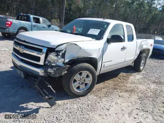 2008 Chevrolet Silverado 1500 LT w/1LT with VIN 2GCEK19J981314893, listed as a IAAI auction lot 41734553 with 147,058 mi miles. Bid and sale history available at carsss.com. Image 2.