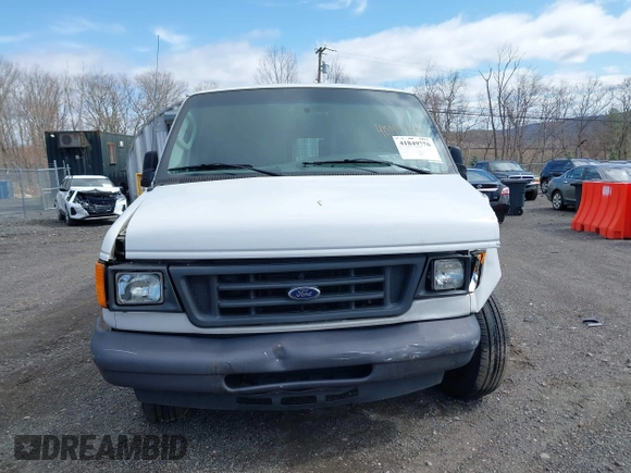 2006 Ford Econoline Cargo with VIN 1FTRE14W16DA52672, listed as a IAAI auction lot 41849776 with 200,276 mi miles. Bid and sale history available at carsss.com. Image 12.