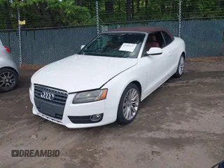 2011 Audi A5 Premium Plus z VIN WAULFAFH2BN020509, wystawiony jako IAAI lot #42381177 z przebiegiem 132 106 mil mil oraz . Historia ofert i sprzedaży dostępna na DreamBid. Obrazek 2.