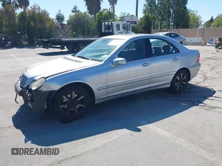 2007 Mercedes-Benz C 280 Luxury z VIN WDBRF54H17A940538, wystawiony jako IAAI lot #42236100 z przebiegiem 147 781 mil mil oraz . Historia ofert i sprzedaży dostępna na DreamBid. Obrazek 2.