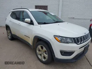 2019 Jeep Compass Altitude z VIN 3C4NJCBB6KT654719, wystawiony jako IAAI lot #41448943 z przebiegiem 159 853 mil mil oraz . Historia ofert i sprzedaży dostępna na DreamBid. Obrazek 1.