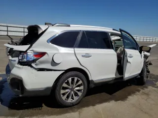 2019 Subaru Outback Touring with VIN 4S4BSATC1K3302134, listed as a Copart auction lot 62282944 with 85,251 mi miles and Salvage title. Bid and sale history available at DreamBid. Image 3.