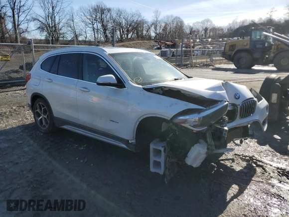 2016 BMW X1 xDrive28i with VIN WBXHT3C31G5E48073, listed as a Copart auction lot 43974855 with 56,088 mi miles and Salvage Title. Bid and sale history available at carsss.com. Image 4.