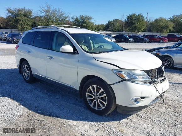 2014 Nissan Pathfinder SV with VIN 5N1AR2MN7EC682582, listed as a IAAI auction lot 41223254 with 149,860 mi miles. Bid and sale history available at carsss.com. Image 1.
