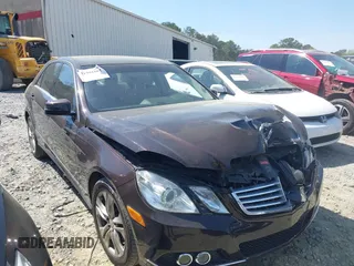 2010 Mercedes-Benz E-Class E 350 Luxury with VIN WDDHF8HBXAA251115, listed as a IAAI auction lot 41901802 with 134,323 mi miles. Bid and sale history available at carsss.com. Image 1.