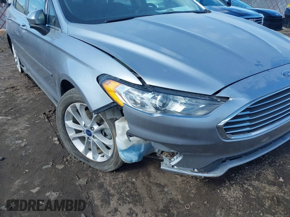 2020 Ford Fusion SE z VIN 3FA6P0LU8LR163896, wystawiony jako IAAI lot #41994803 z przebiegiem 89 892 mil mil oraz . Historia ofert i sprzedaży dostępna na DreamBid. Obrazek 6.