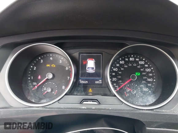 2021 Volkswagen Tiguan SE z VIN 3VV3B7AXXMM101773, wystawiony jako IAAI lot #42358588 z przebiegiem 105 629 mil mil oraz . Historia ofert i sprzedaży dostępna na DreamBid. Obrazek 7.