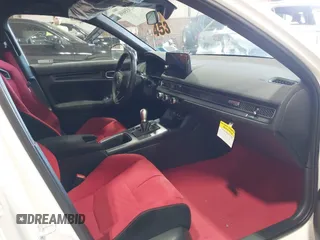 2024 Honda Civic Type R z VIN JHMFL5G47RX003469, wystawiony jako IAAI lot #42035698 z przebiegiem 20 572 mil mil oraz . Historia ofert i sprzedaży dostępna na DreamBid. Obrazek 5.