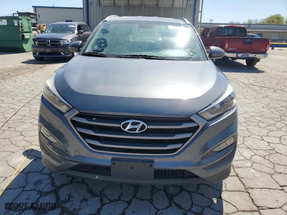 2016 Hyundai Tucson SE with VIN KM8J3CA42GU113994, listed as a Copart auction lot 52938635 with 135,645 mi miles and Clean Title. Bid and sale history available at carsss.com. Image 5.
