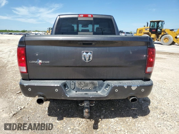 2017 Ram 1500 Lone Star z VIN 3C6RR6LT9HG637098, wystawiony jako Copart lot #55029165 z przebiegiem 98 995 mil mil oraz Szkoda całkowita • Salvage title. Historia ofert i sprzedaży dostępna na DreamBid. Obrazek 6.