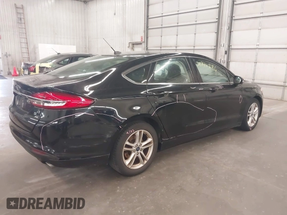 2018 Ford Fusion SE with VIN 3FA6P0H7XJR257603, listed as a IAAI auction lot 39742896 with 126,949 mi miles. Bid and sale history available at carsss.com. Image 4.