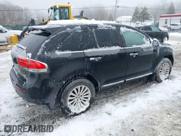 2013 Lincoln MKX z VIN 2LMDJ8JK6DBL21851, wystawiony jako IAAI lot #41537216 z przebiegiem 194 126 mil mil oraz . Historia ofert i sprzedaży dostępna na DreamBid. Obrazek 4.