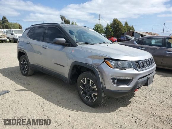 2019 Jeep Compass Trailhawk with VIN 3C4NJDDB3KT785383, listed as a Copart auction lot 53398135 with 83,498 mi miles and Salvage Title. Bid and sale history available at carsss.com. Image 4.
