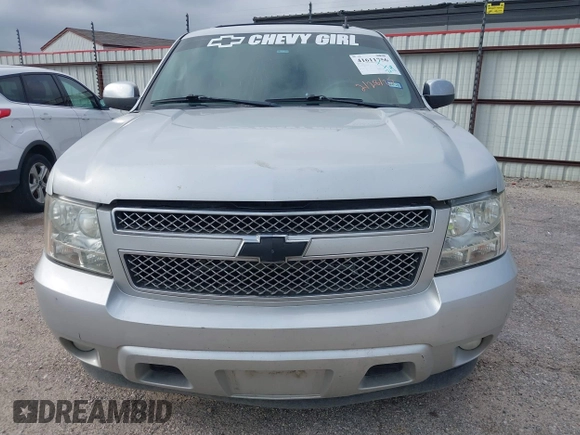 2011 Chevrolet Tahoe LTZ z VIN 1GNSCCE06BR110406, wystawiony jako IAAI lot #41611756 z przebiegiem 162 215 mil mil oraz . Historia ofert i sprzedaży dostępna na DreamBid. Obrazek 12.