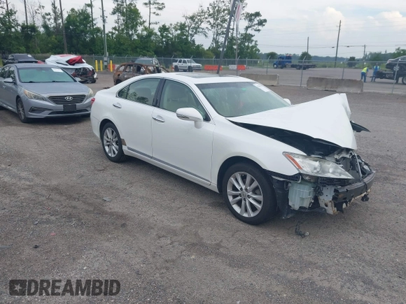 2011 Lexus ES 330 z VIN JTHBK1EG1B2440216, wystawiony jako IAAI lot #42685415 z przebiegiem 133 902 mil mil oraz . Historia ofert i sprzedaży dostępna na DreamBid. Obrazek 1.