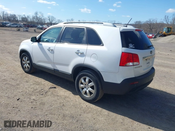 2011 Kia Sorento LX with VIN 5XYKT4A18BG173907, listed as a IAAI auction lot 41895550 with 187,889 mi miles. Bid and sale history available at carsss.com. Image 3.