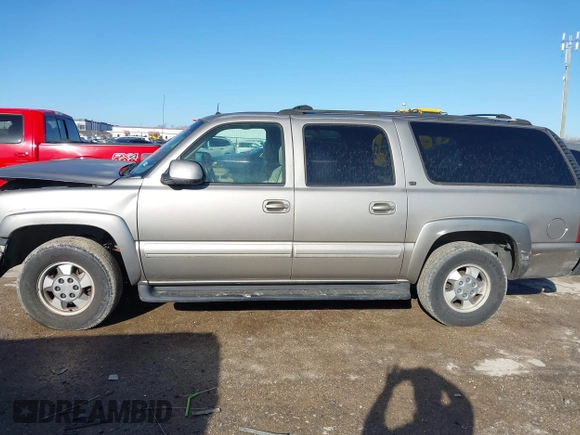 2002 Chevrolet Suburban LS with VIN 1GNEC16Z32J125040, listed as a IAAI auction lot 41657503 with 382,737 mi miles. Bid and sale history available at carsss.com. Image 14.