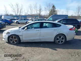 2014 Ford Fusion SE with VIN 3FA6P0H98ER168460, listed as a IAAI auction lot 41948476 with 186,258 mi miles and . Bid and sale history available at carsss.com. Image 14.