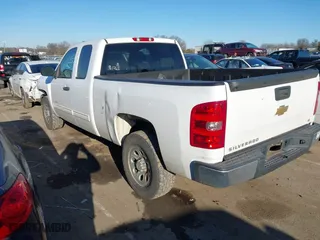 2013 Chevrolet Silverado 1500 LT with VIN 1GCRCSEA4DZ325537, listed as a IAAI auction lot 41405635 with 182,285 mi miles. Bid and sale history available at carsss.com. Image 3.