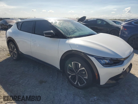 2022 Kia EV6 Wind with VIN KNDC34LA5N5030220, listed as a Copart auction lot 74602804 with 21,685 mi miles and Non Repairable. Bid and sale history available at carsss.com. Image 4.